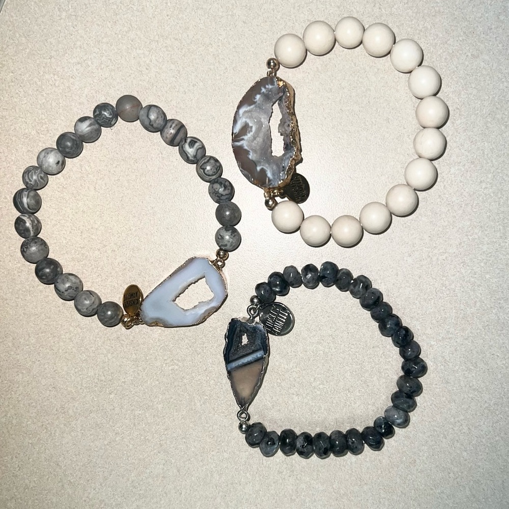 Like New Kinsley Armelle Bracelet Stack (medium).